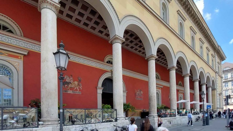 Palais_an_der_Oper_03